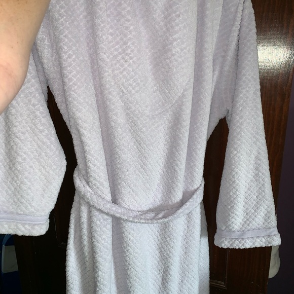 Light Purple Robe - Picture 3 of 3